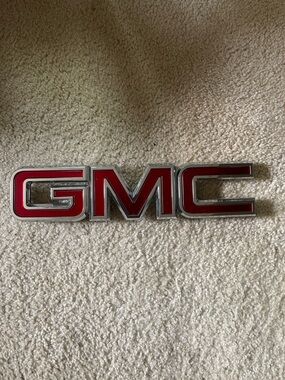 GMC front grill 15126352 07-17 letters GMC truck